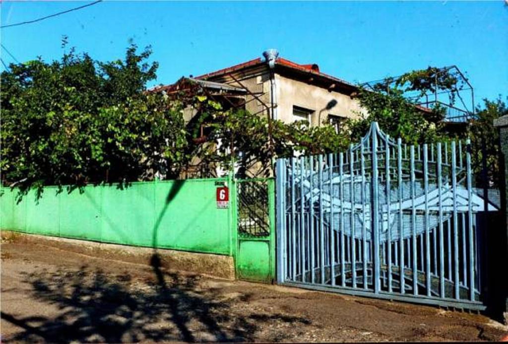 Medico And Suliko Guest House Kutaisi Ngoại thất bức ảnh