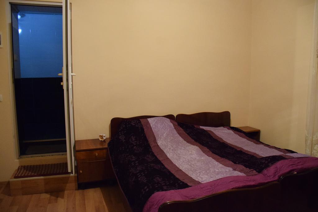 Medico And Suliko Guest House Kutaisi Ngoại thất bức ảnh
