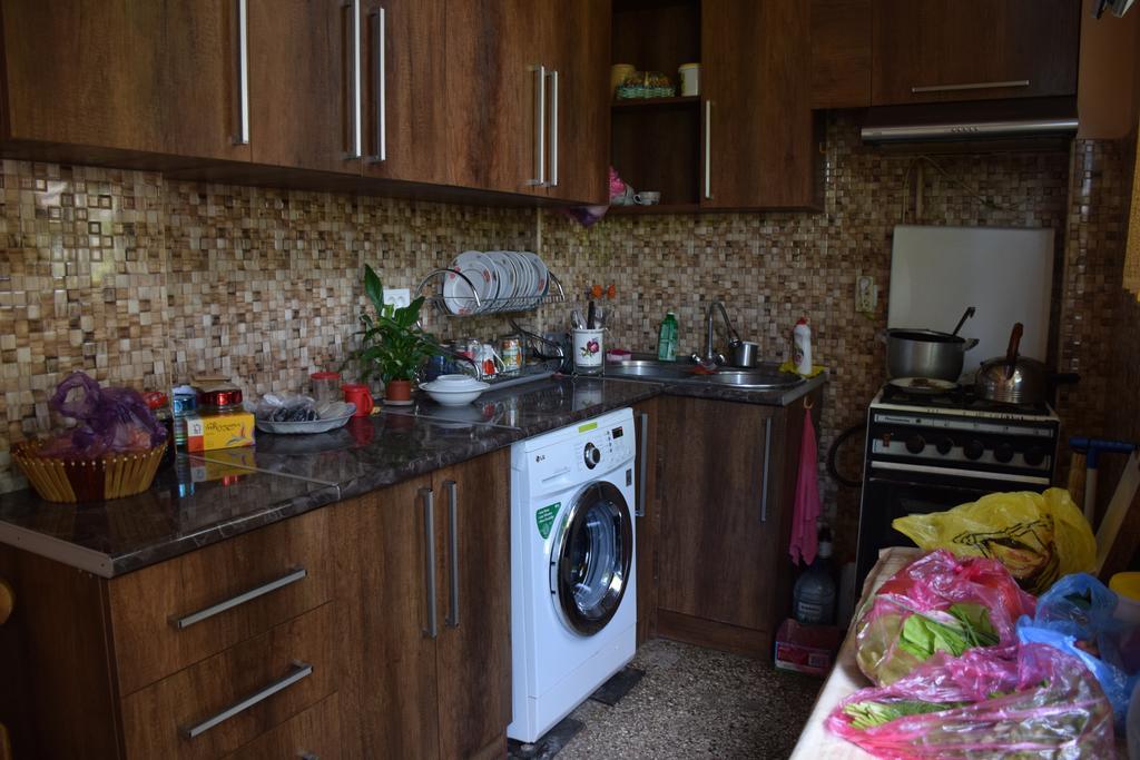 Medico And Suliko Guest House Kutaisi Ngoại thất bức ảnh
