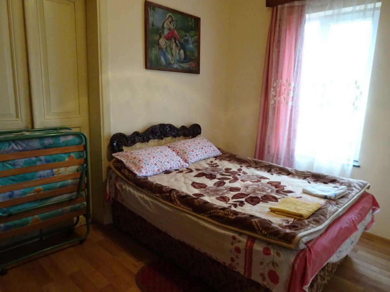 Medico And Suliko Guest House Kutaisi Ngoại thất bức ảnh